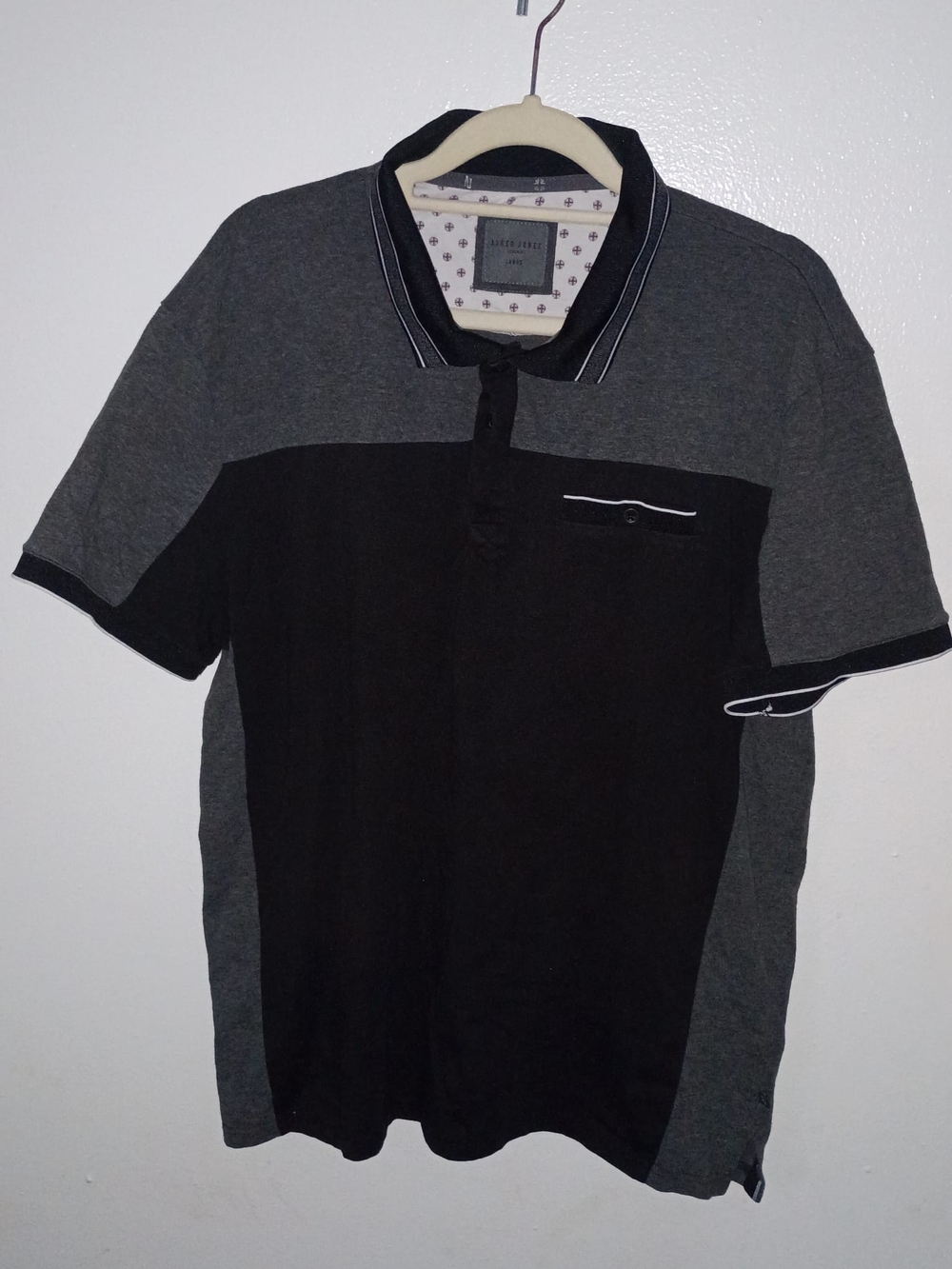 Source Unknown Men’s Two-Tone Black and Charcoal Polo
